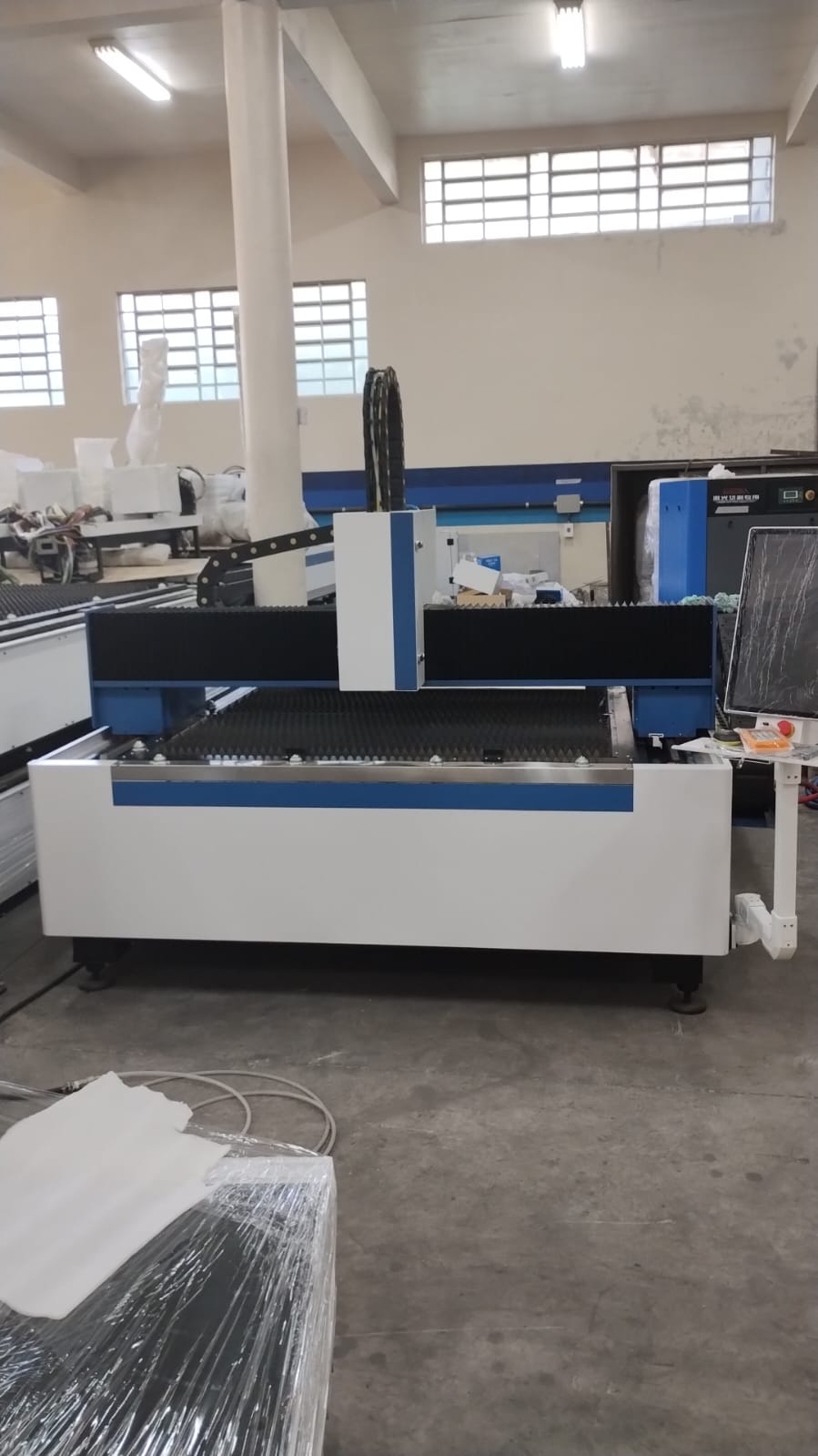 MAQUINA FIBRA CORTE LASER METAIS